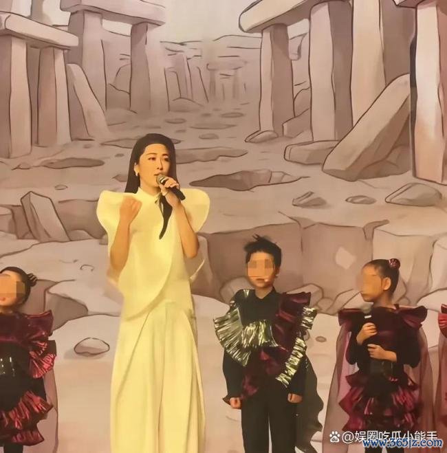 何猷君投入女儿毕业仪式 星二代鸠合现场